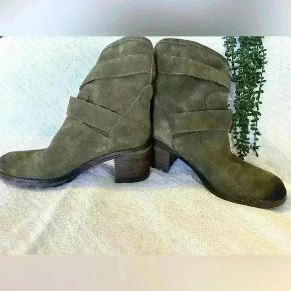 Sam Edelman Troy Leather Buckle Pull-On Moto Boots in Army Green Size 9 - Picture 2 of 7